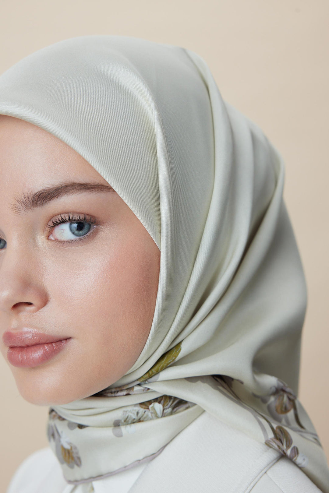 NEVA ÇİFT TARAFLI TİVİL İPEK EŞARP 90*90 CM - KREM - Görsel 2