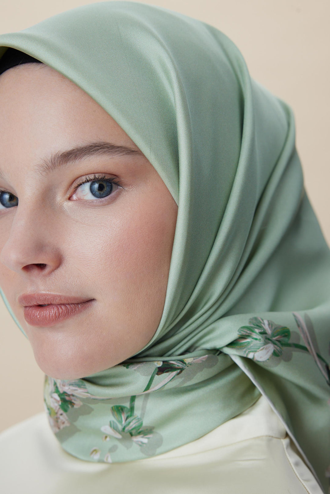 NEVA ÇİFT TARAFLI TİVİL İPEK EŞARP 90*90 CM - KREM PUDRA PEMBE - Görsel 1