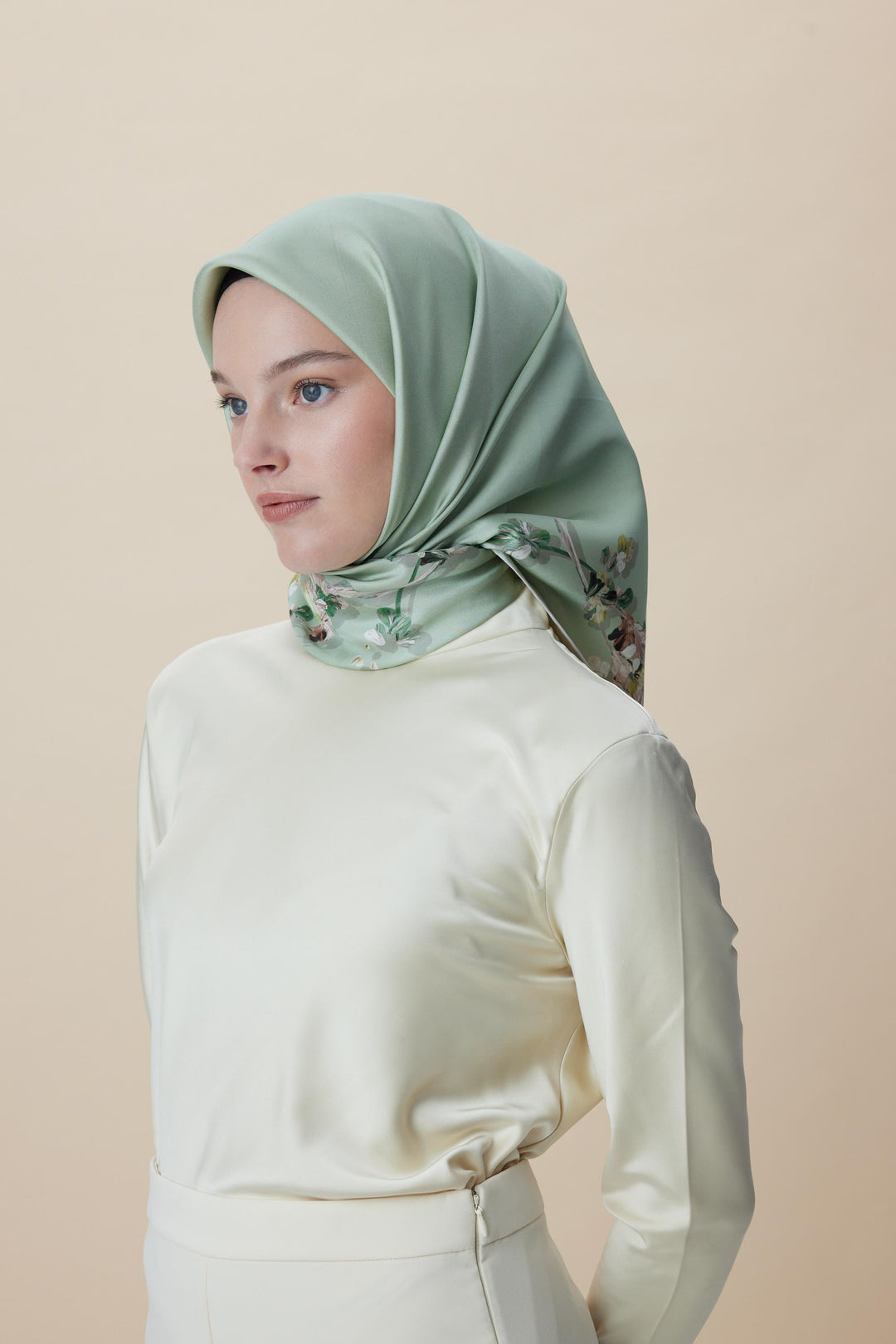 NEVA ÇİFT TARAFLI TİVİL İPEK EŞARP 90*90 CM - KREM PUDRA PEMBE - Görsel 6