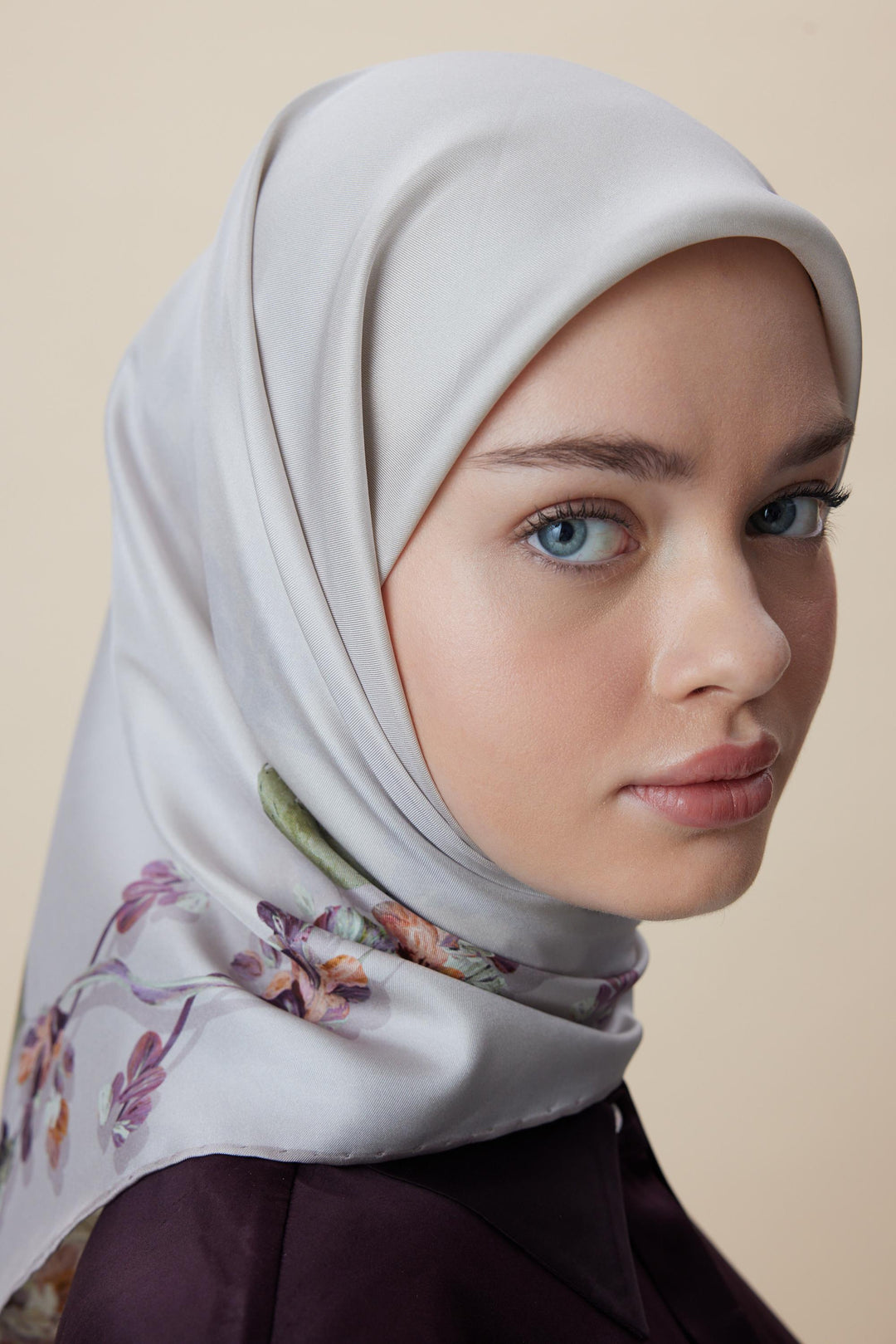 NEVA ÇİFT TARAFLI TİVİL İPEK EŞARP 90*90 CM - KREM PUDRA PEMBE - Görsel 2