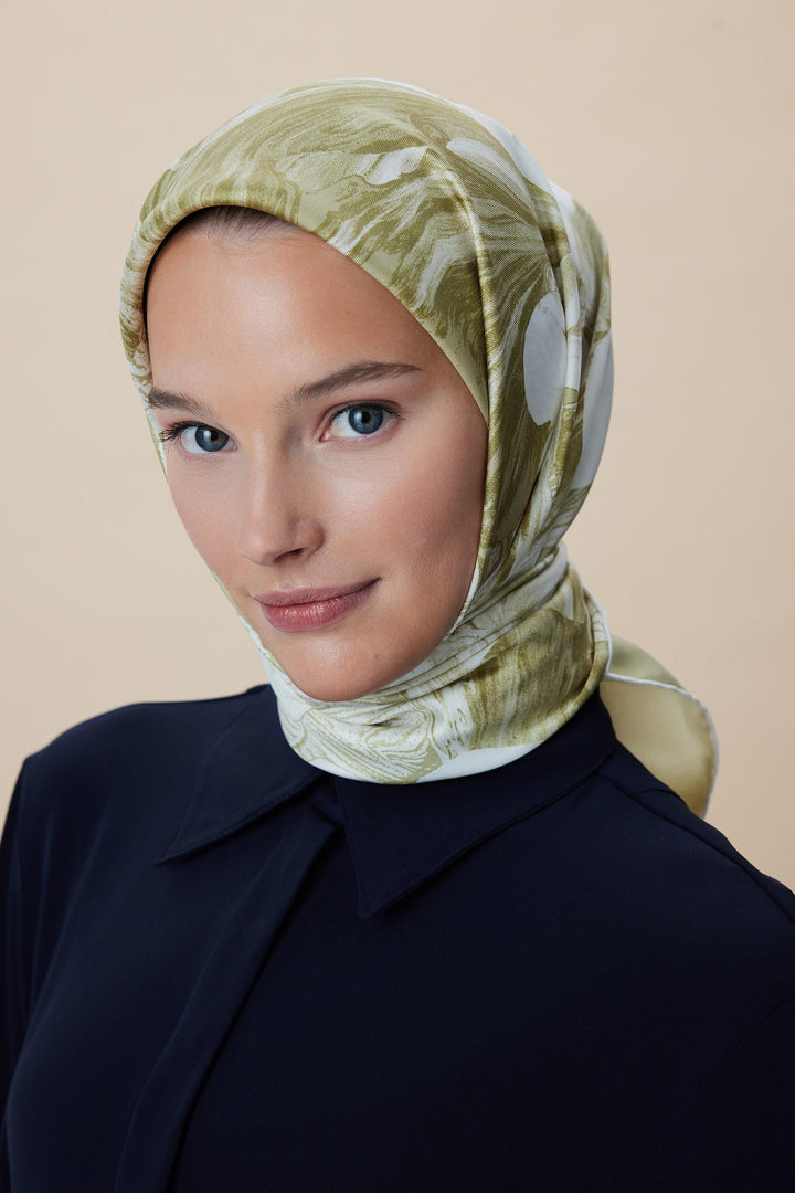 NÜVE TİVİL İPEK EŞARP 90*90 CM - ADAÇAYI - Görsel 1