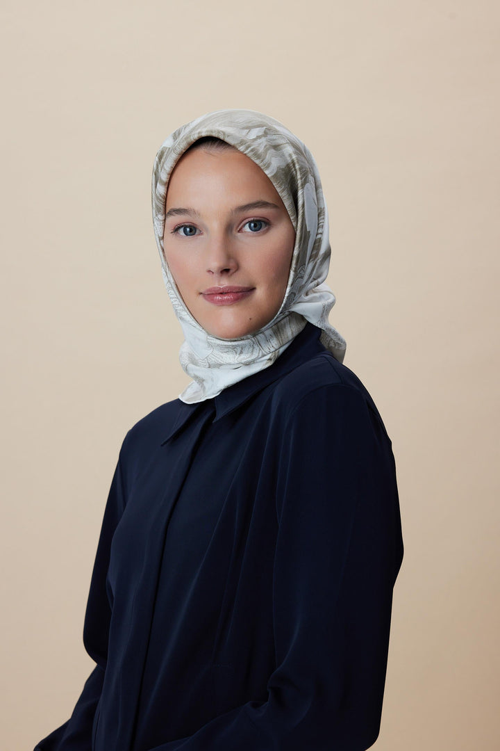 NÜVE TİVİL İPEK EŞARP 90*90 CM - KOYU BEJ - Görsel 3