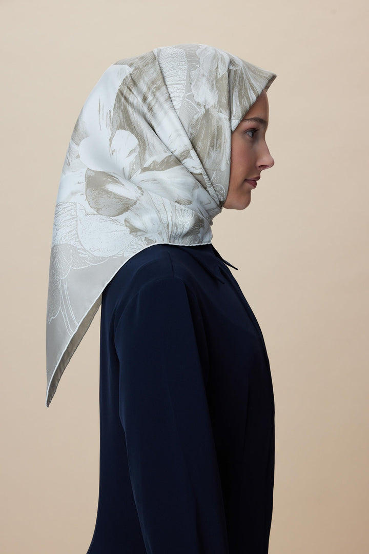 NÜVE TİVİL İPEK EŞARP 90*90 CM - KOYU BEJ - Görsel 5