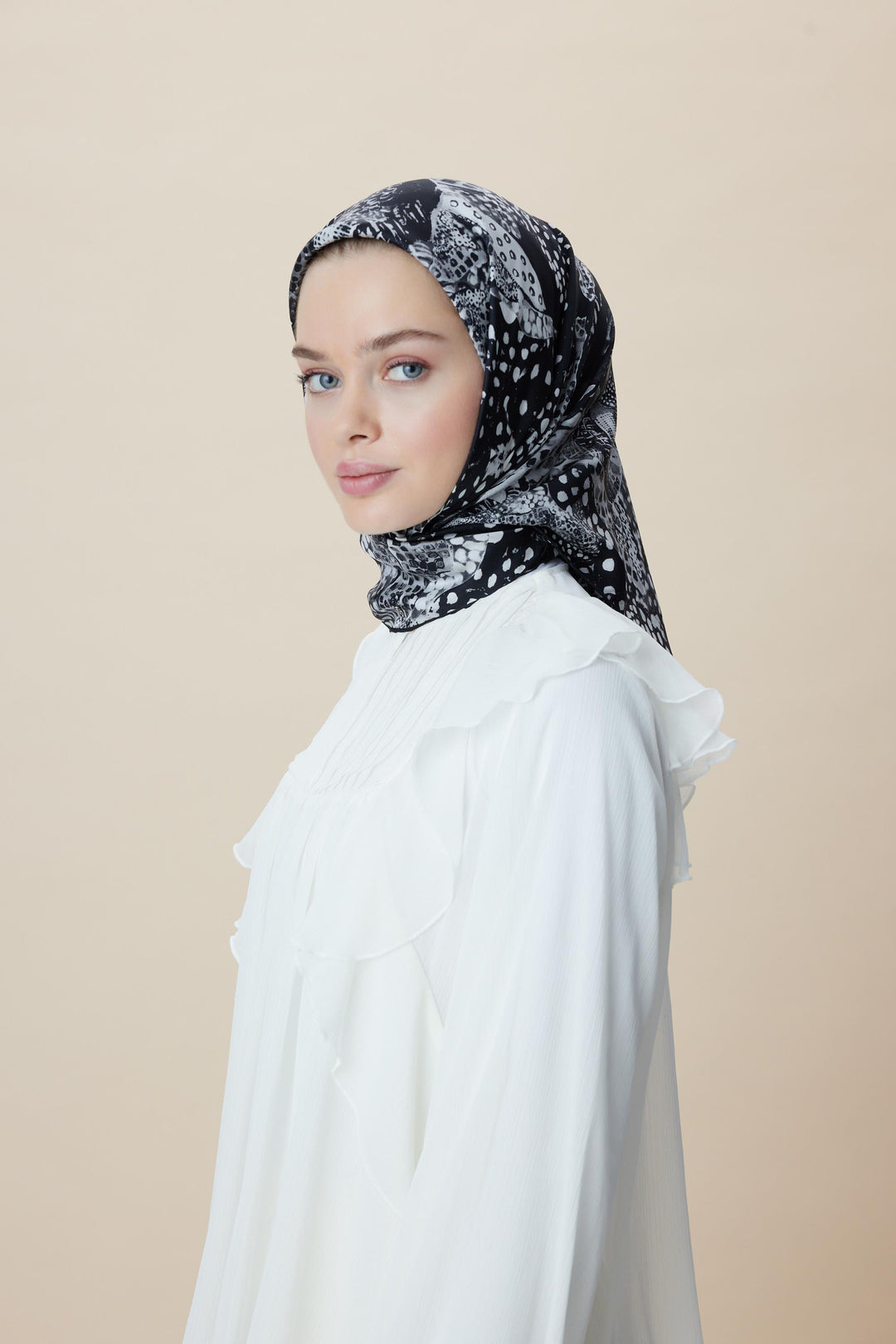 RENGİN TİVİL İPEK EŞARP 90*90 CM - SİYAH - Görsel 9