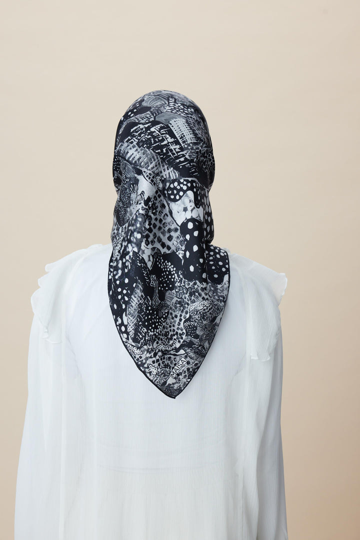 RENGİN TİVİL İPEK EŞARP 90*90 CM - SİYAH - Görsel 5