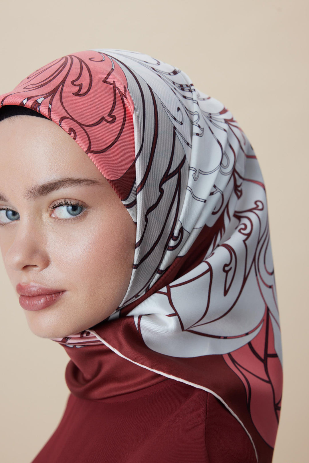 SAFİ TİVİL İPEK EŞARP 90*90 CM - KIRMIZI - Görsel 4