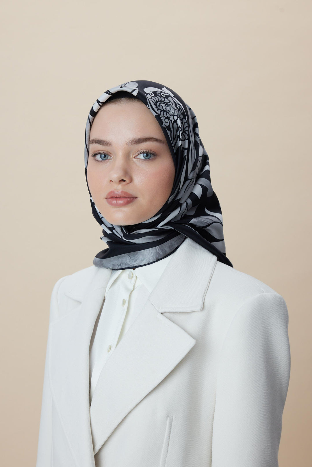 SERA TİVİL İPEK EŞARP 90*90 CM - SİYAH - Görsel 7