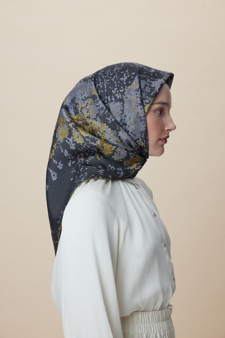 SU MASALI ÇİFT TARAFLI TİVİL İPEK EŞARP 90*90 CM - SİYAH TAŞ - Görsel 6