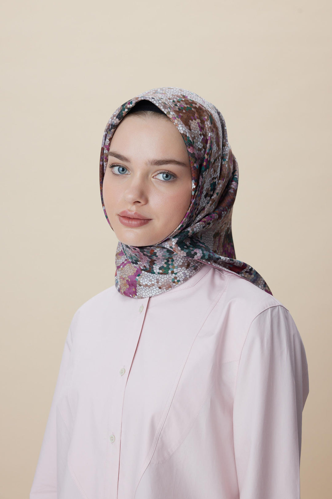 SU MASALI ÇİFT TARAFLI TİVİL İPEK EŞARP 90*90 CM - PUDRA PEMBE - Görsel 6