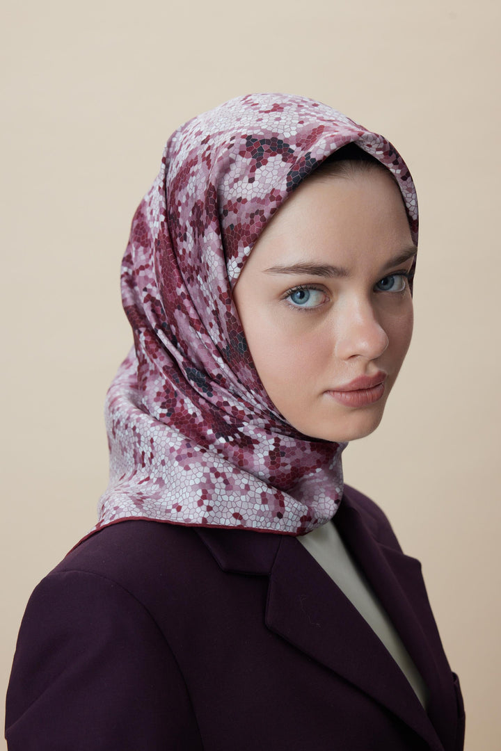 SU MASALI ÇİFT TARAFLI TİVİL İPEK EŞARP 90*90 CM - GÜL KURUSU - Görsel 8