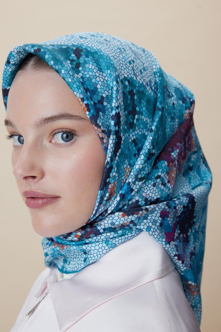 SU MASALI ÇİFT TARAFLI TİVİL İPEK EŞARP 90*90 CM - MAVİ - Görsel 8