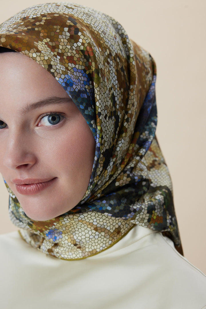 SU MASALI ÇİFT TARAFLI TİVİL İPEK EŞARP 90*90 CM - SARI - Görsel 7