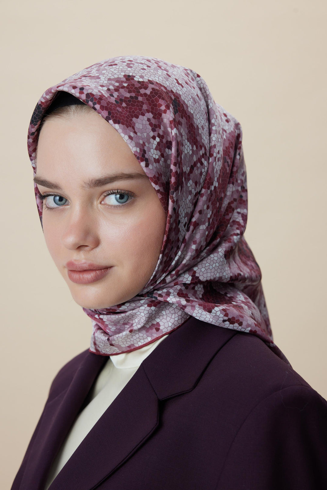 SU MASALI ÇİFT TARAFLI TİVİL İPEK EŞARP 90*90 CM - GÜL KURUSU - Görsel 1