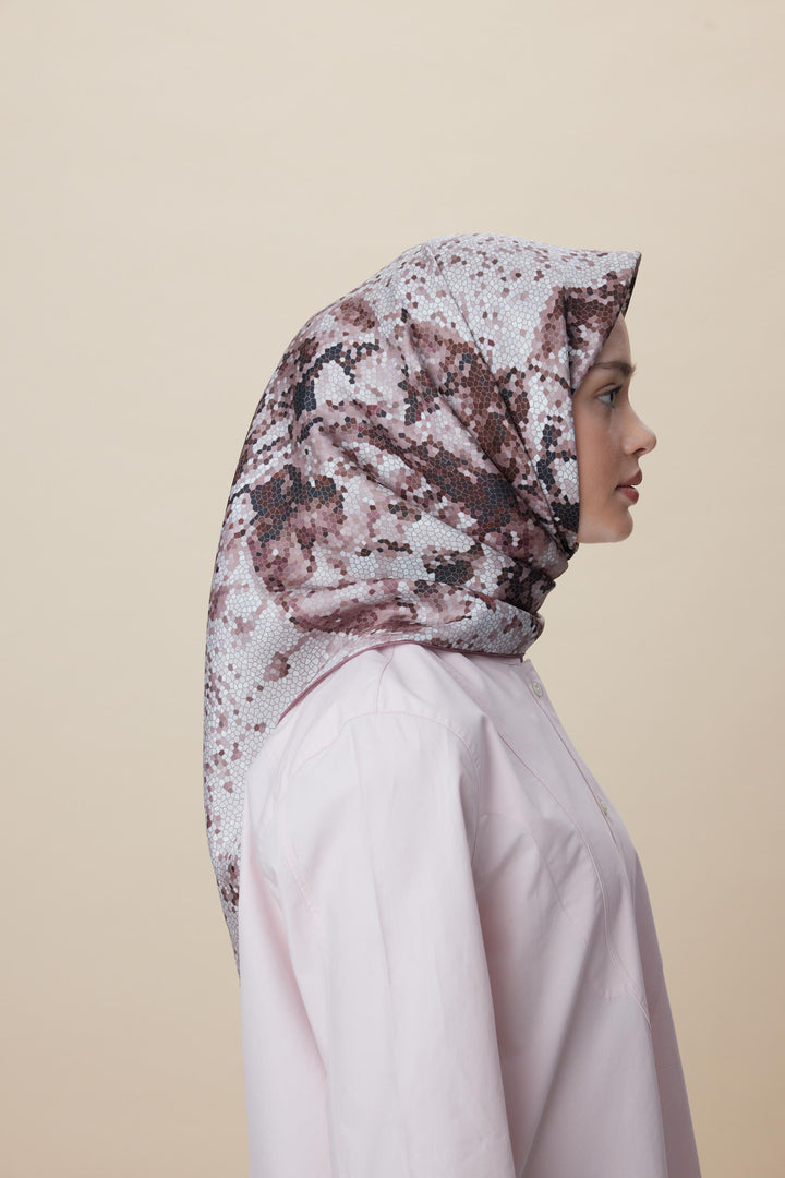 SU MASALI ÇİFT TARAFLI TİVİL İPEK EŞARP 90*90 CM - PUDRA PEMBE - Görsel 15