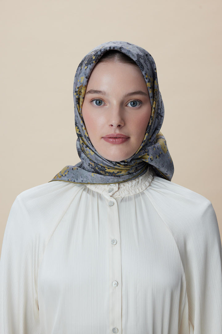 SU MASALI ÇİFT TARAFLI TİVİL İPEK EŞARP 90*90 CM - SİYAH TAŞ - Görsel 12