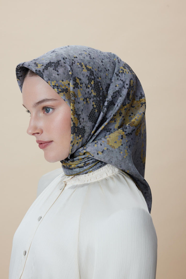 SU MASALI ÇİFT TARAFLI TİVİL İPEK EŞARP 90*90 CM - SİYAH TAŞ - Görsel 15