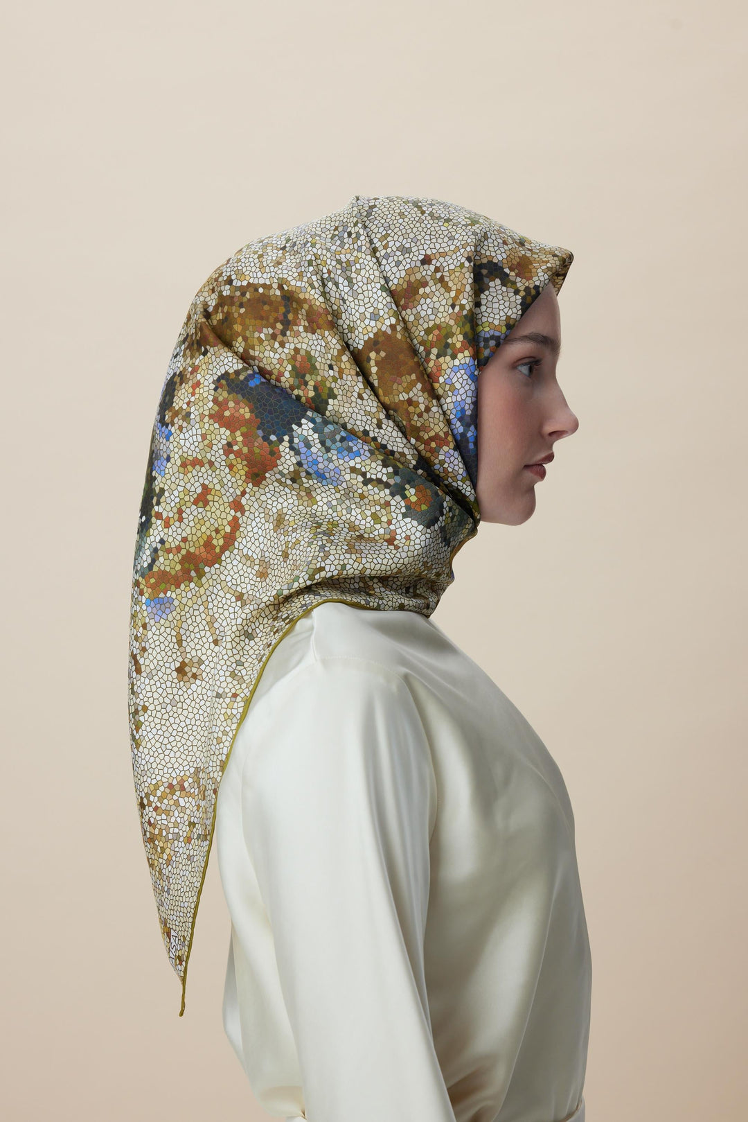 SU MASALI ÇİFT TARAFLI TİVİL İPEK EŞARP 90*90 CM - SARI - Görsel 2
