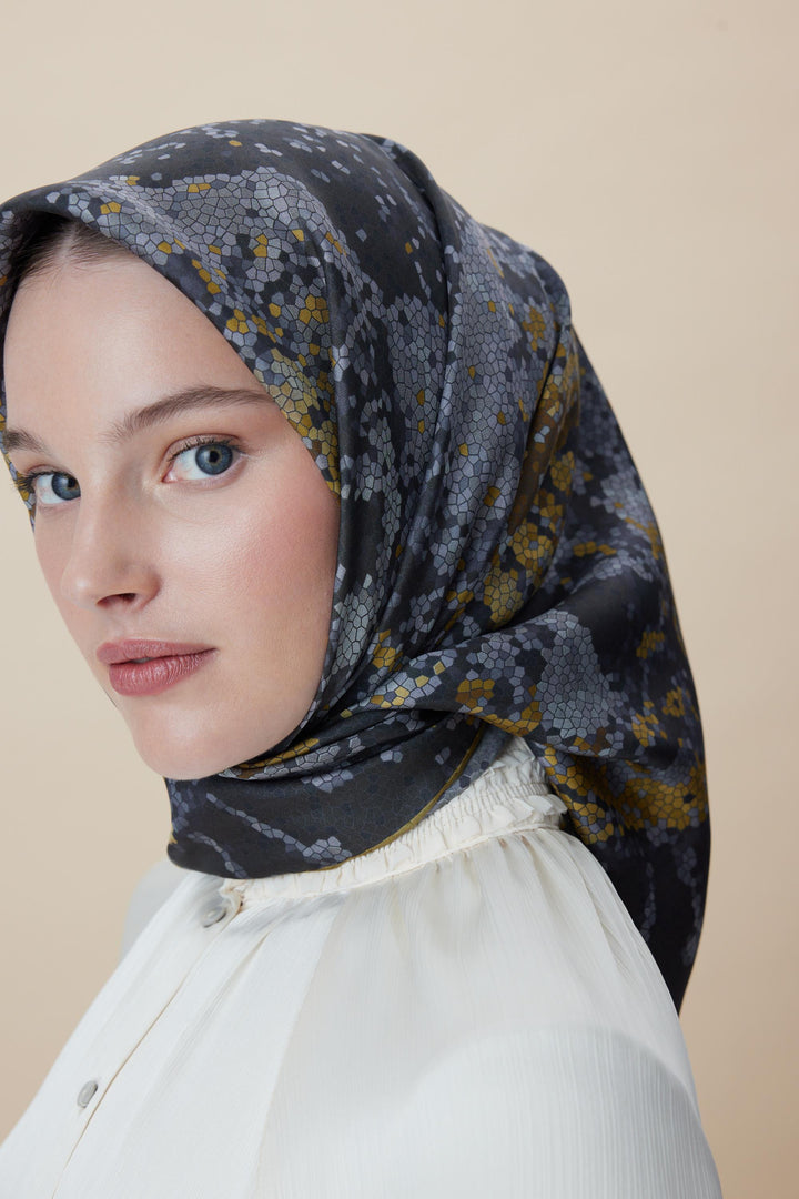 SU MASALI ÇİFT TARAFLI TİVİL İPEK EŞARP 90*90 CM - SİYAH TAŞ - Görsel 10