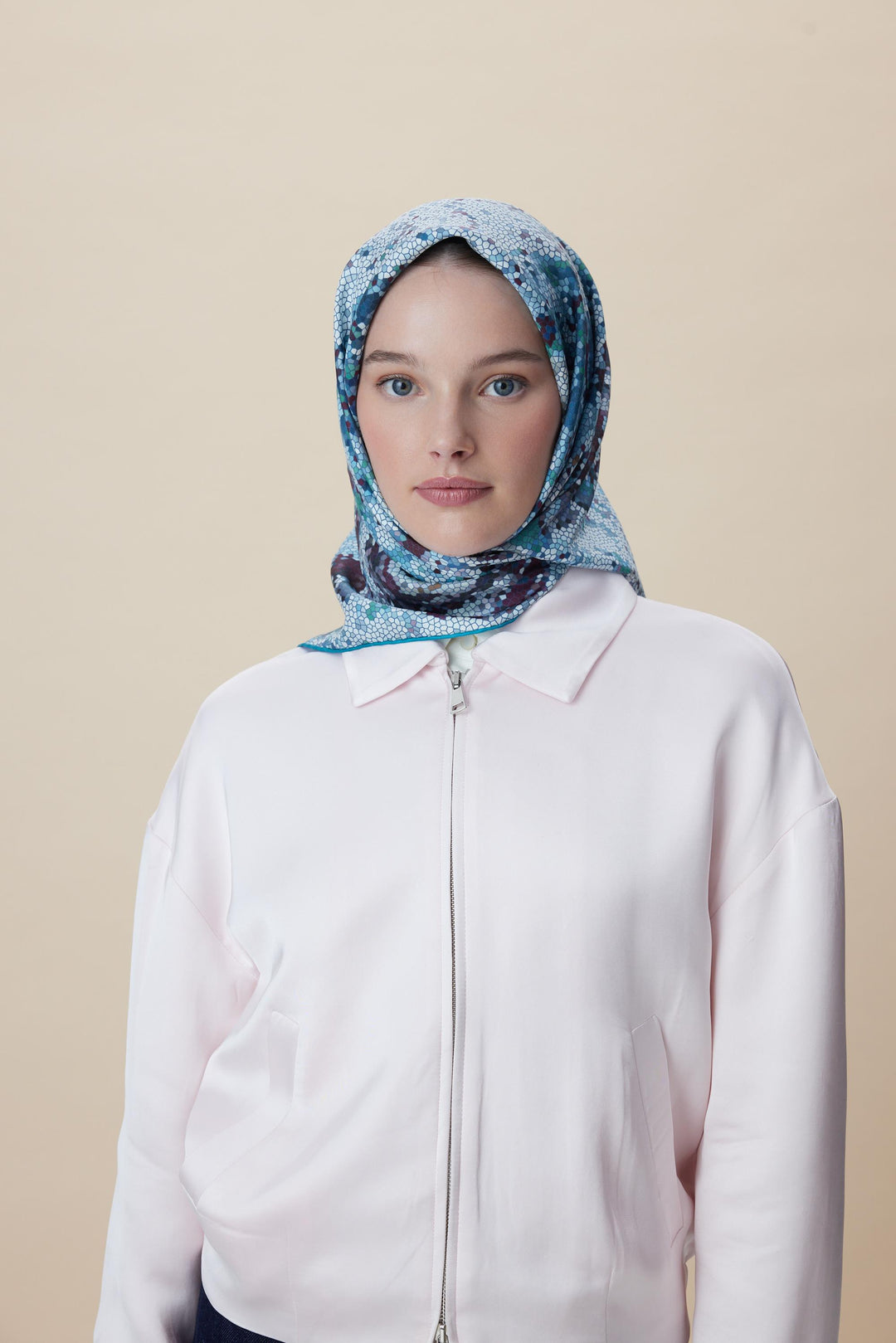 SU MASALI ÇİFT TARAFLI TİVİL İPEK EŞARP 90*90 CM - MAVİ - Görsel 12