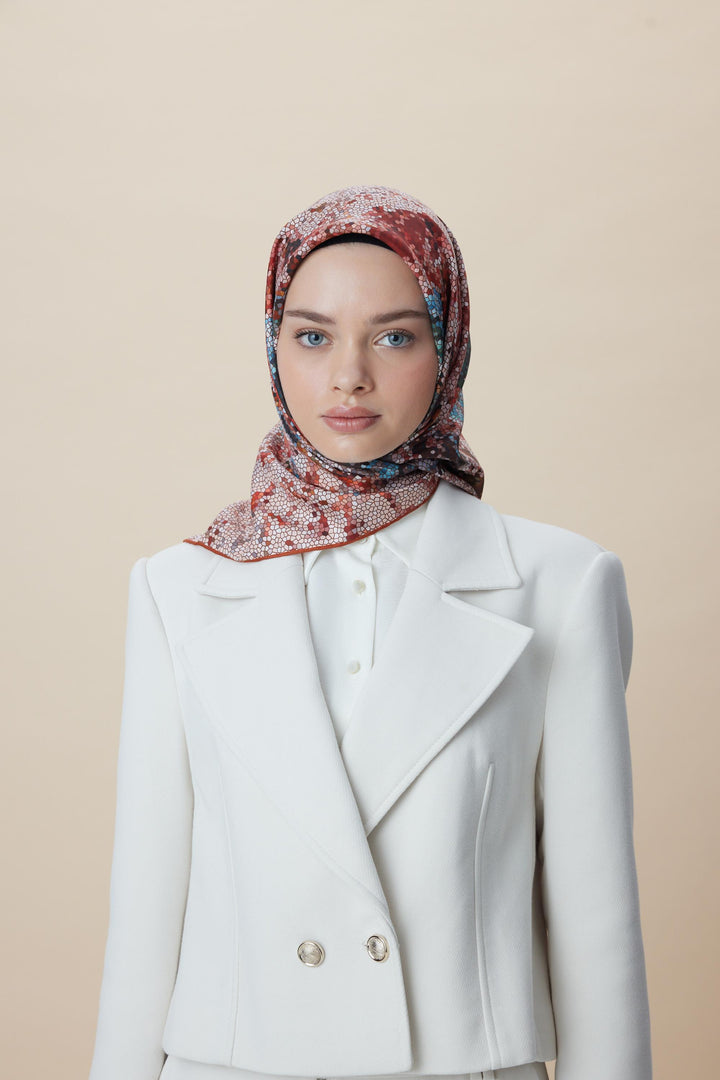 SU MASALI ÇİFT TARAFLI TİVİL İPEK EŞARP 90*90 CM - YAVRUAĞZI - Görsel 4