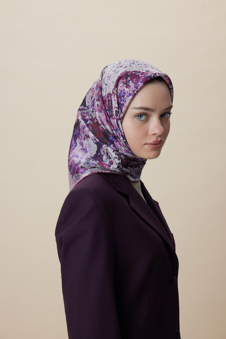 SU MASALI ÇİFT TARAFLI TİVİL İPEK EŞARP 90*90 CM - GÜL KURUSU - Görsel 15