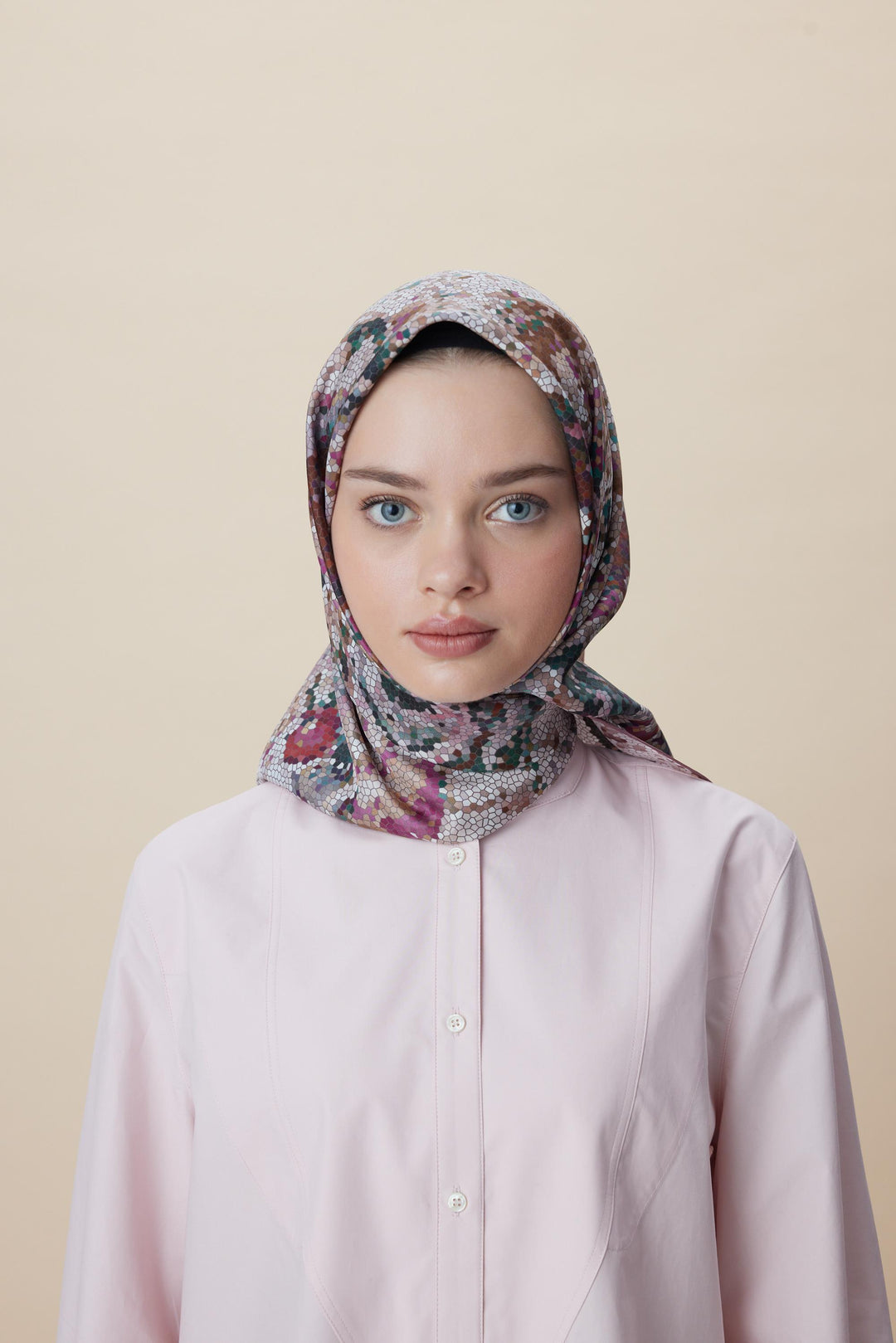 SU MASALI ÇİFT TARAFLI TİVİL İPEK EŞARP 90*90 CM - PUDRA PEMBE - Görsel 4