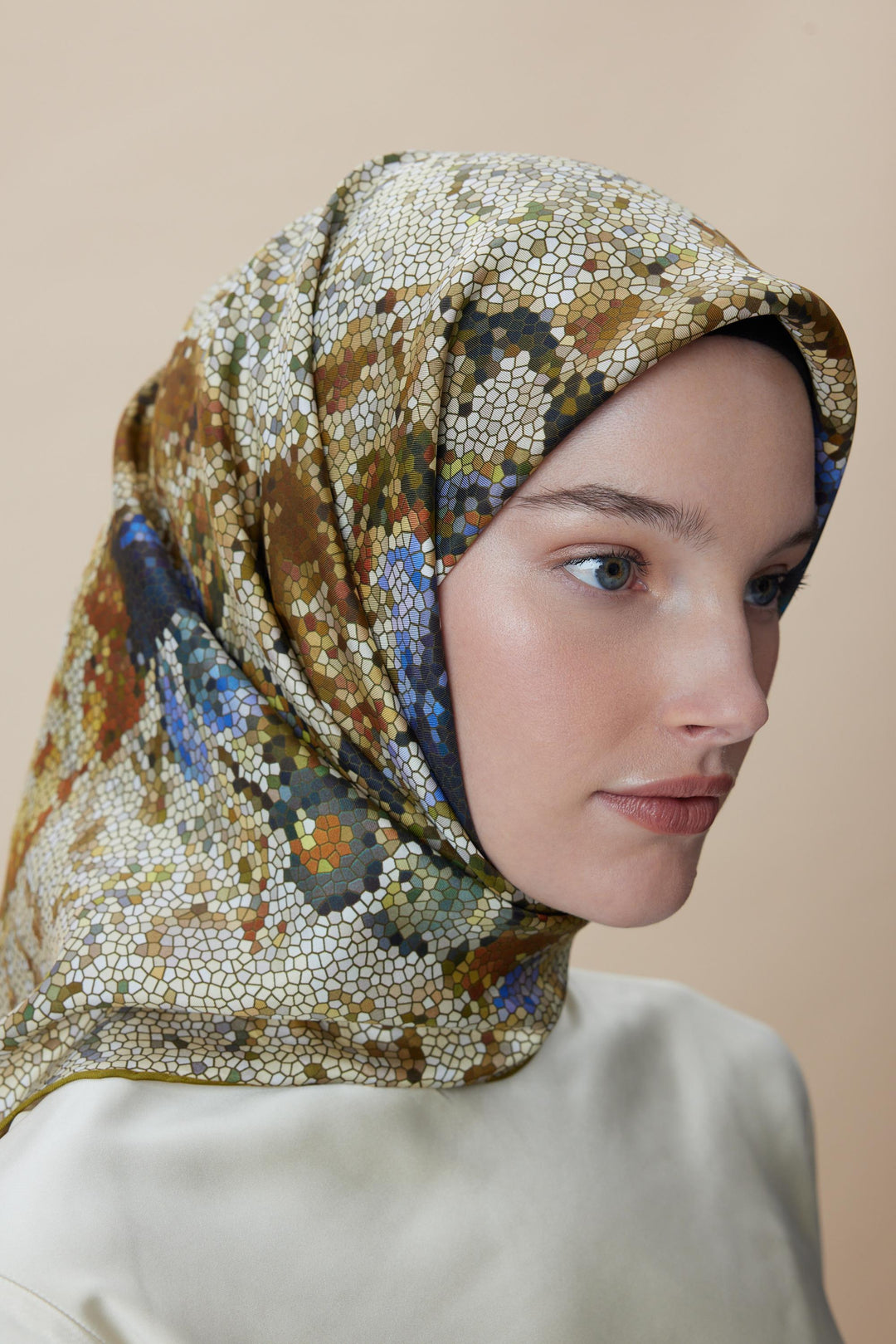 SU MASALI ÇİFT TARAFLI TİVİL İPEK EŞARP 90*90 CM - SARI - Görsel 6