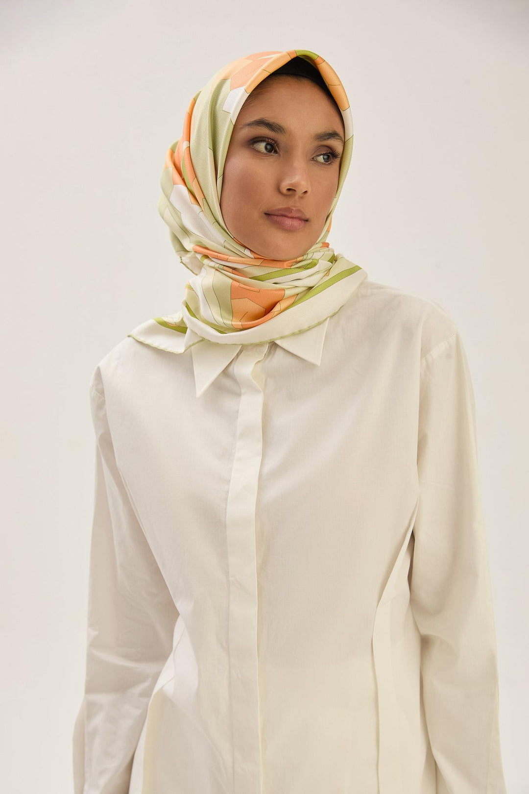 Maisa TARA MULBERRY İPEK EŞARP 90*90 CM - FISTIK YEŞİLİ