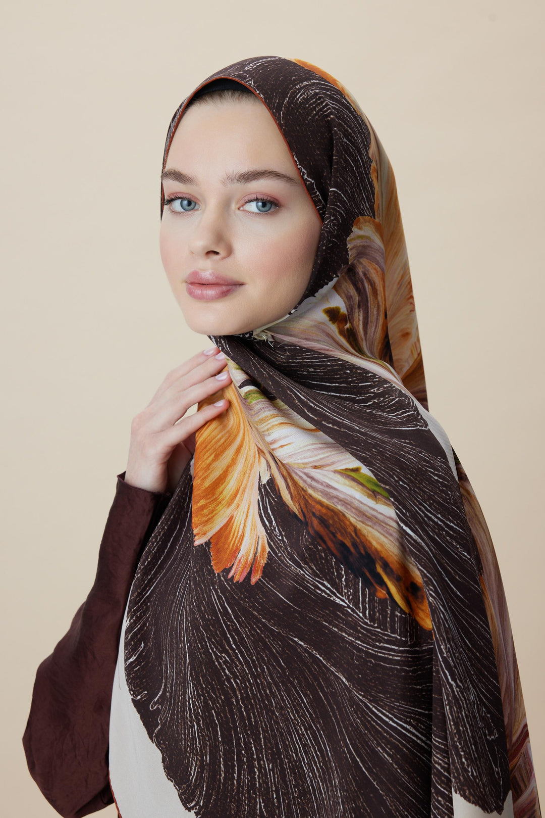 Maisa YAKAMOZ KREP İPEK ŞAL 70*190 CM - KAHVERENGİ