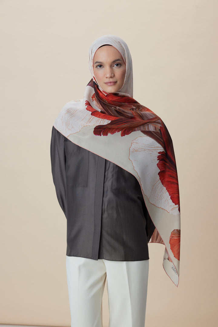 Maisa YAKAMOZ KREP İPEK ŞAL 70*190 CM - NAR ÇİÇEĞİ