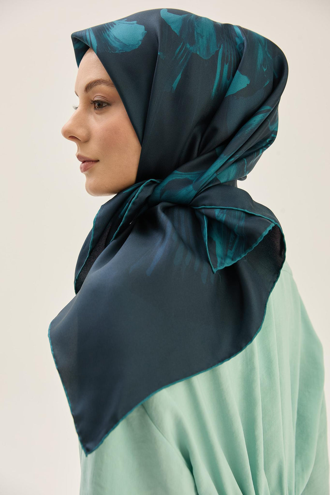 Maisa ZER TİVİL İPEK EŞARP 90*90 CM - LACİVERT