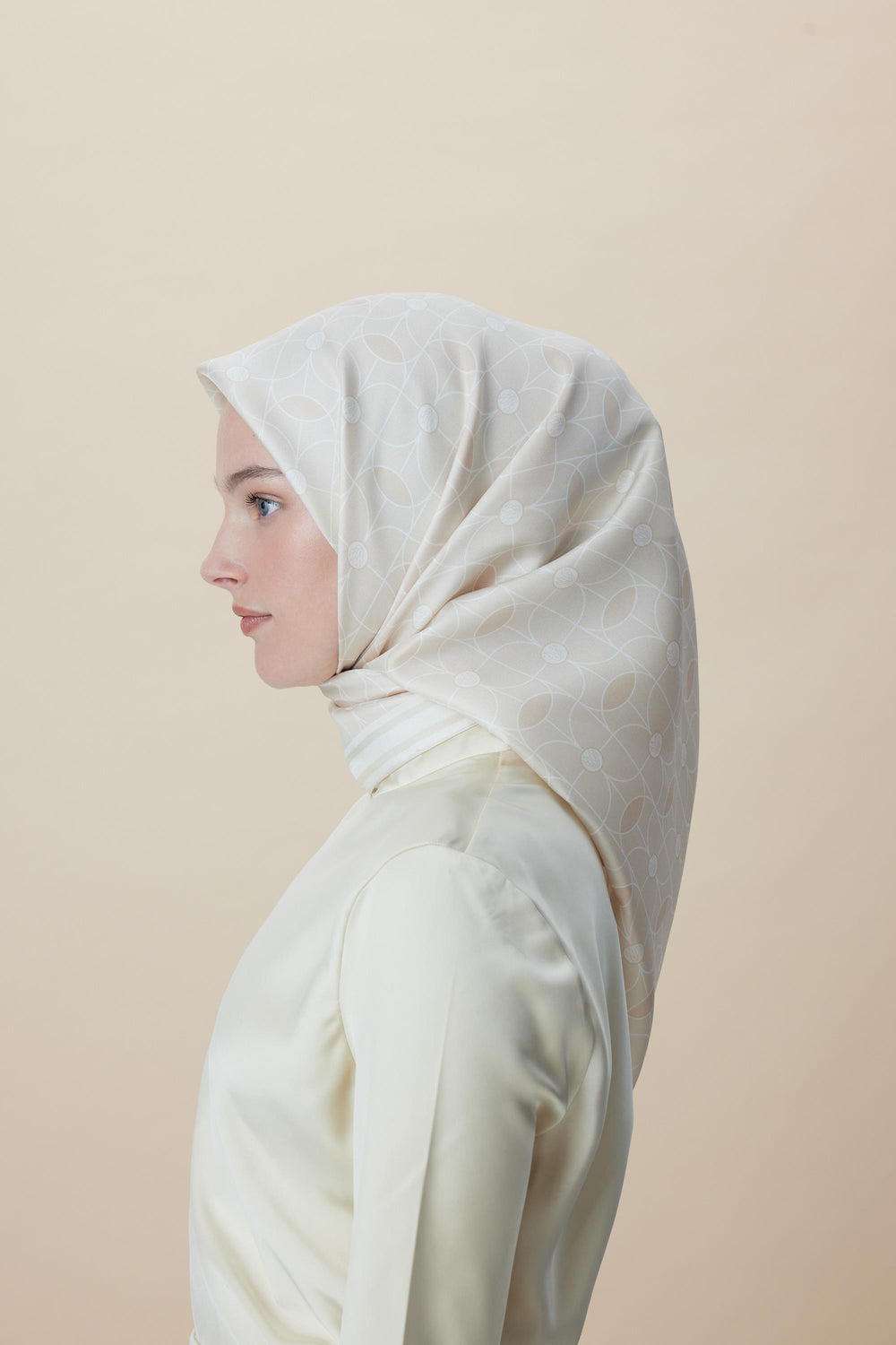 ZERRE TİVİL İPEK EŞARP 90*90 CM - BEJ - Görsel 2