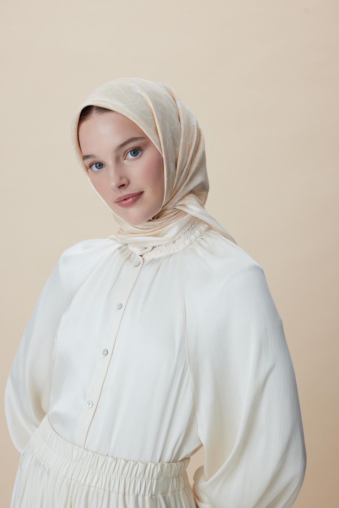ZERRE TİVİL İPEK EŞARP 90*90 CM - KREM - Görsel 11