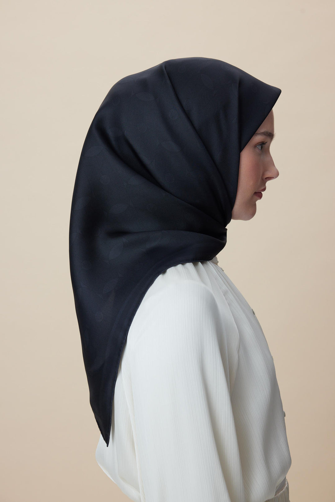 ZERRE TİVİL İPEK EŞARP 90*90 CM - SİYAH - Görsel 4