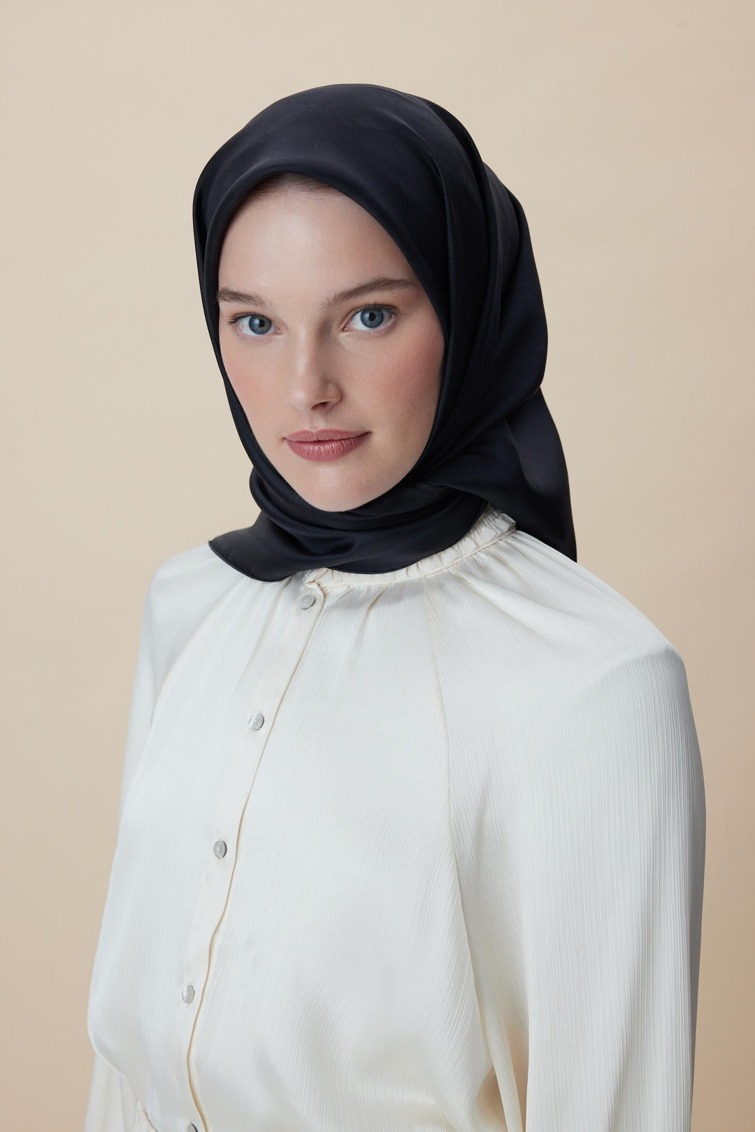 ZERRE TİVİL İPEK EŞARP 90*90 CM - SİYAH - Görsel 2