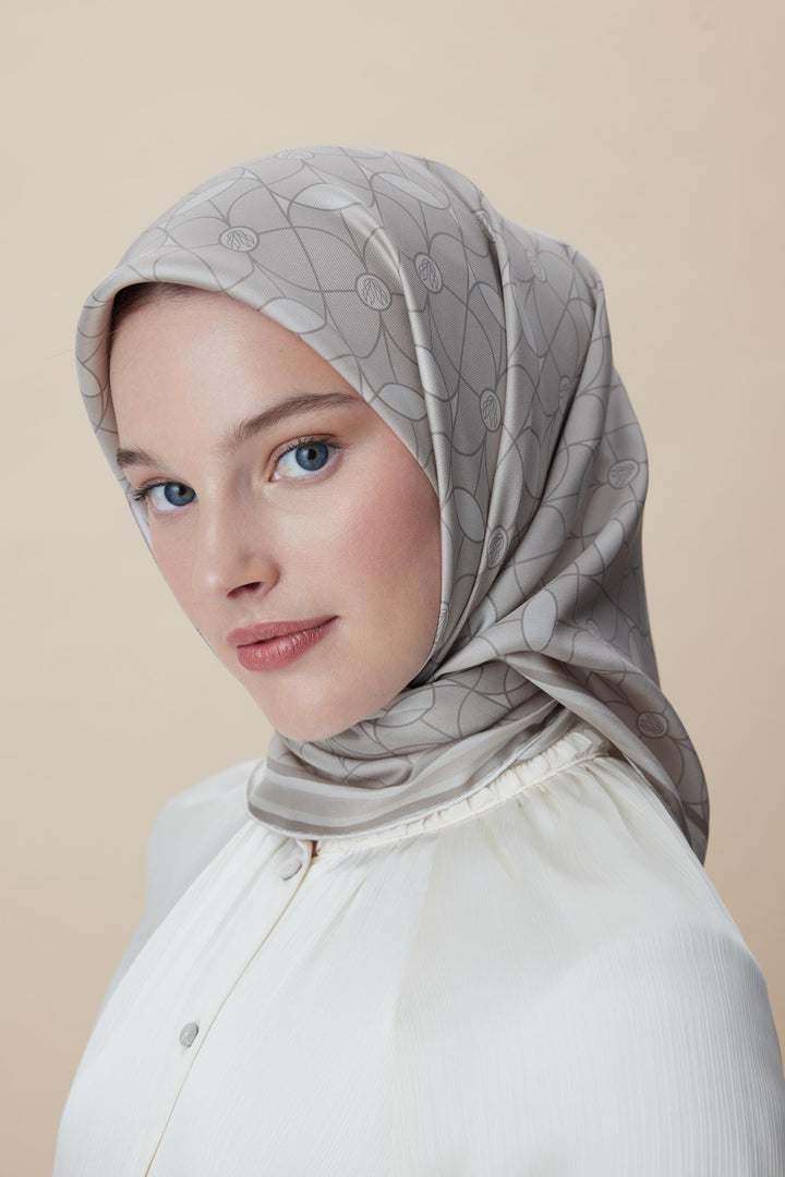 ZERRE TİVİL İPEK EŞARP 90*90 CM - VİZON - Görsel 3