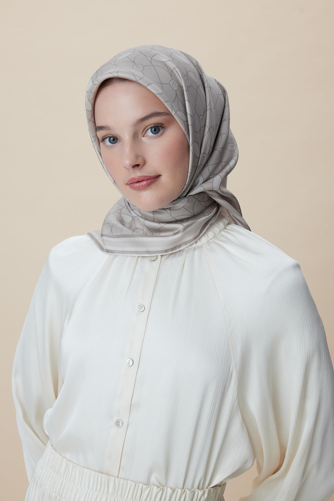 ZERRE TİVİL İPEK EŞARP 90*90 CM - VİZON - Görsel 9