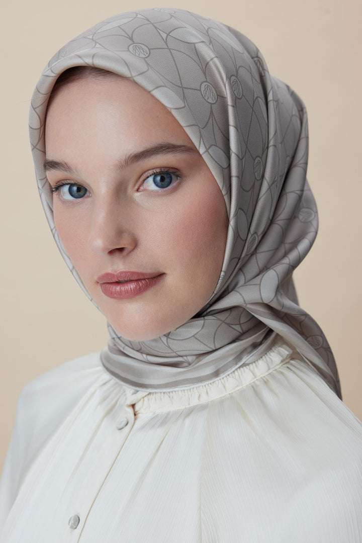 ZERRE TİVİL İPEK EŞARP 90*90 CM - VİZON - Görsel 1