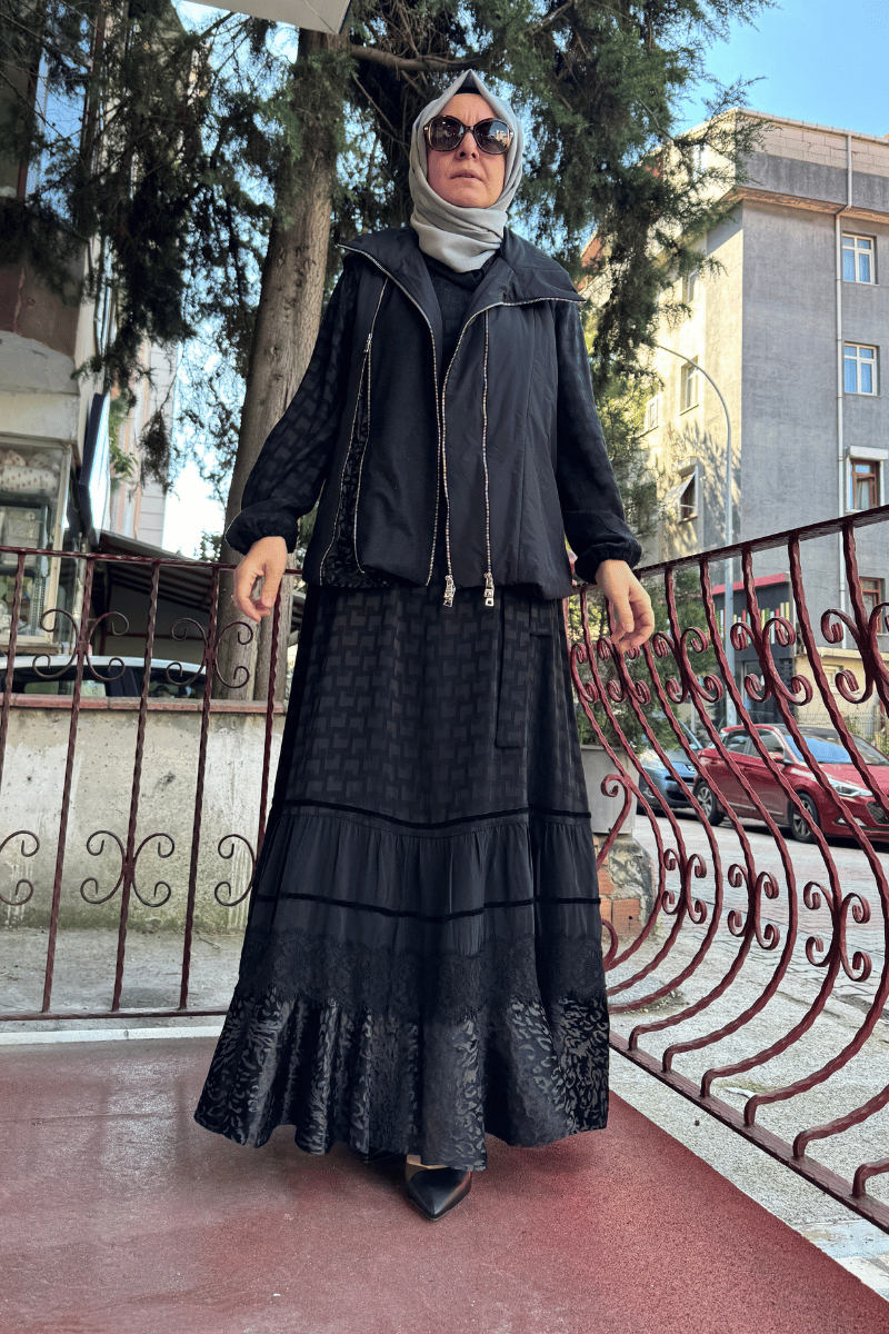 MissWhence Fermuar Detaylı Kısa Yelek Siyah 36700