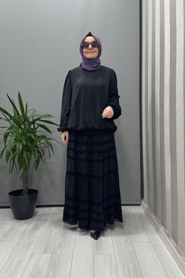 Misswhence Güpür Detaylı Bluz Etek Takım Siyah 37005