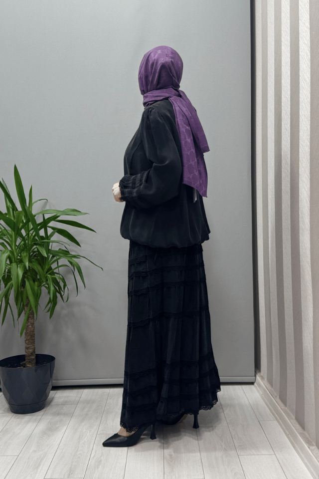 Misswhence Güpür Detaylı Bluz Etek Takım Siyah 37005