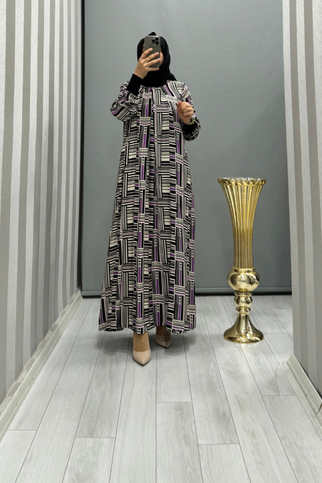 Pleated Dress with Invee Collar 6885