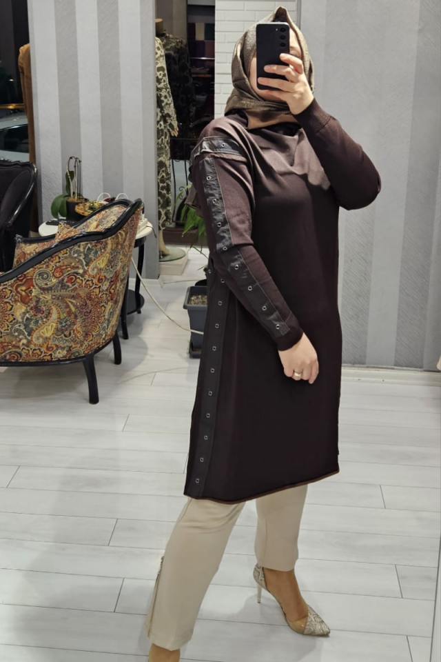 Misswhence Side and Sleeve Eyelet Knit Tunic 34021