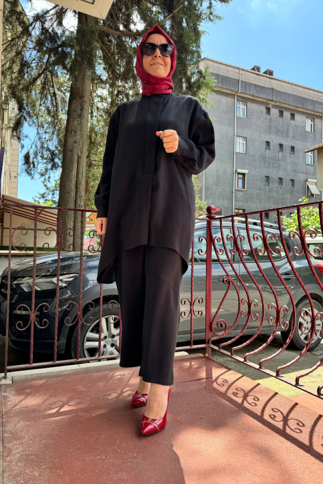 QOOQ Dorle Trousers Black 24SS333
