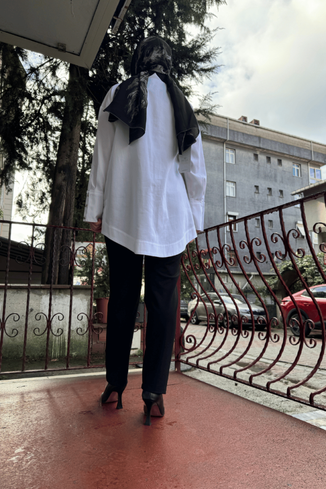 Ghisa Geniş Manşetli Dikiş Detaylı Gömlek Beyaz 5KGSTNK4673