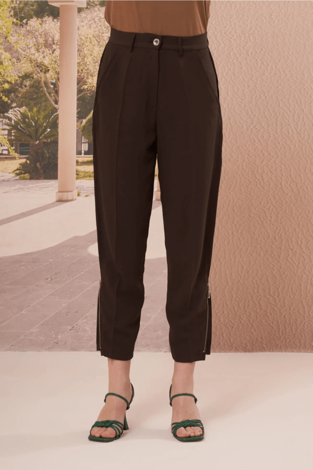 MissWhence Fabric Trousers with Drawstring and Zipper Detail-Brown 31115