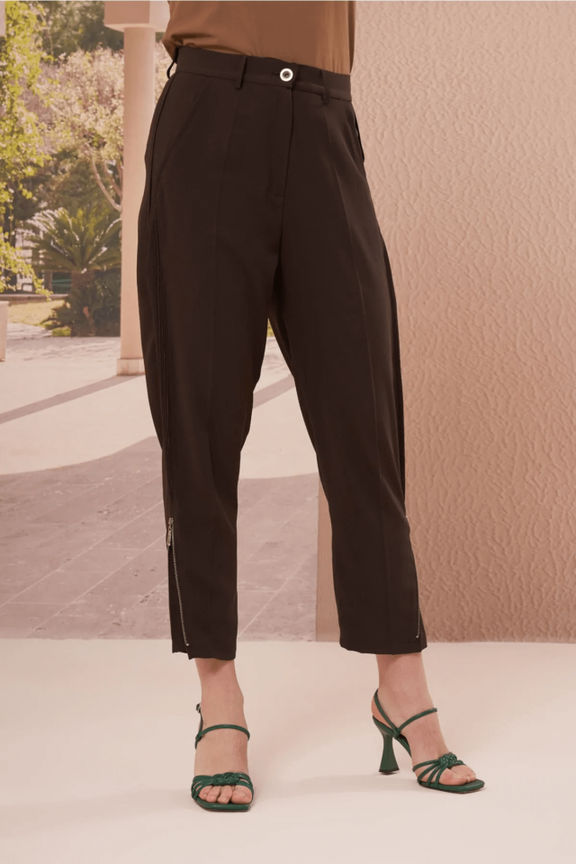 MissWhence Fabric Trousers with Drawstring and Zipper Detail-Brown 31115