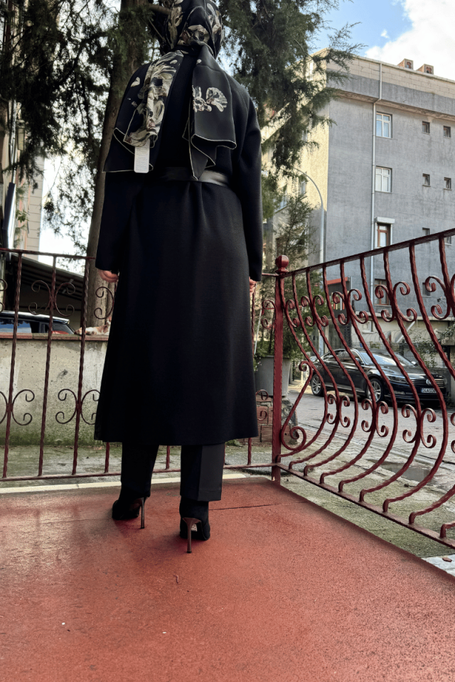 Miss Dalida Önü Deri Kuşaklı Uzun Ceket Siyah T25K-8011