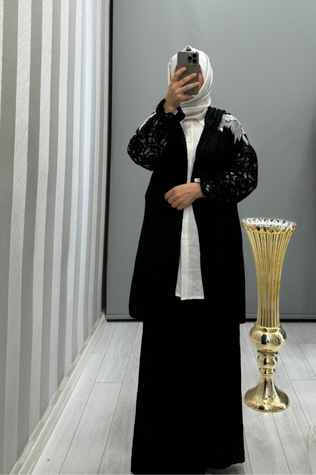 Dressing Room Imported Lace and Stone Detailed Hooded Jacket Black Y71882