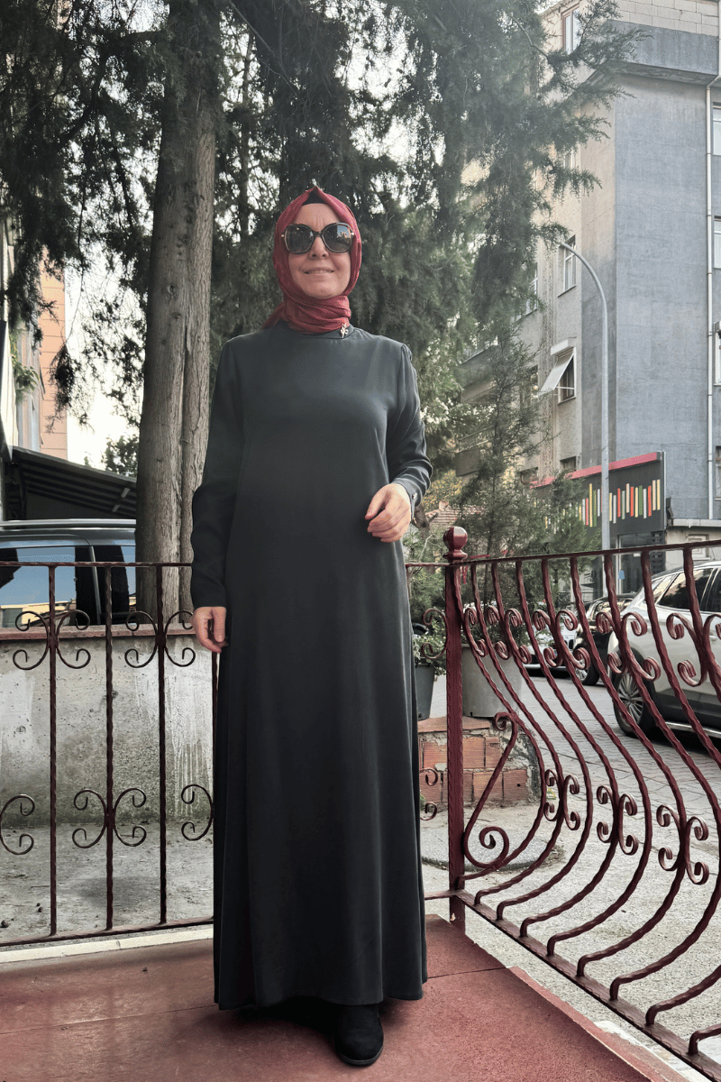 Miss Dalida Broş Detaylı Cupro Uzun Elbise Siyah T25K-4019